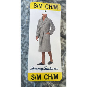 Tommy Bahama men’s small gray robe
NWT